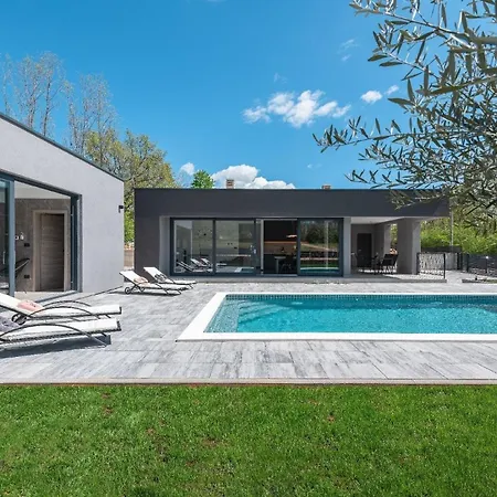 Mit Privatpool Fuer 6 Personen Ca 150 Qm In Zupanici, Istrien Binnenland Von Istrien Casa vacanze Cubanici