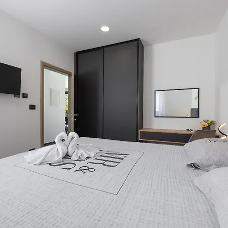 Дом отдыха Mit Privatpool Fuer 6 Personen Ca 150 Qm In Zupanici, Istrien Binnenland Von Istrien